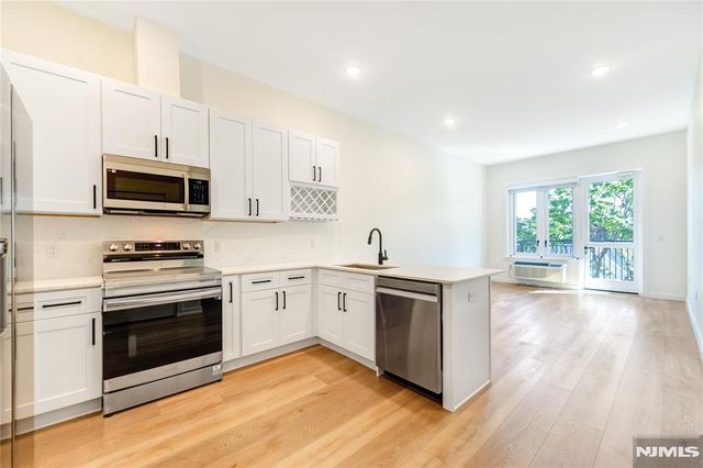 51 Queen Anne Road 201, Bogota, NJ 07603