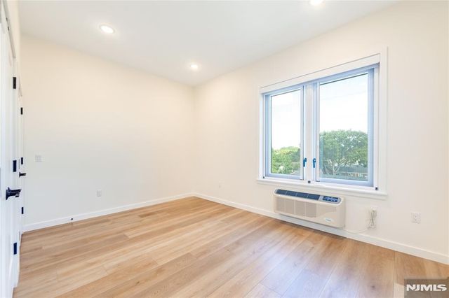 51 Queen Anne Road 201, Bogota, NJ 07603