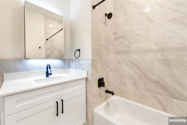 51 Queen Anne Road 201, Bogota, NJ 07603