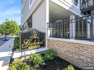51 Queen Anne Road 201, Bogota, NJ 07603