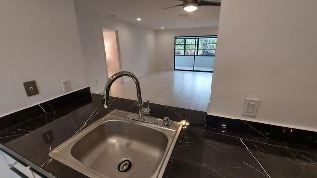 1203 Lakeview Drive E 1203, Royal Palm Beach, FL 33411