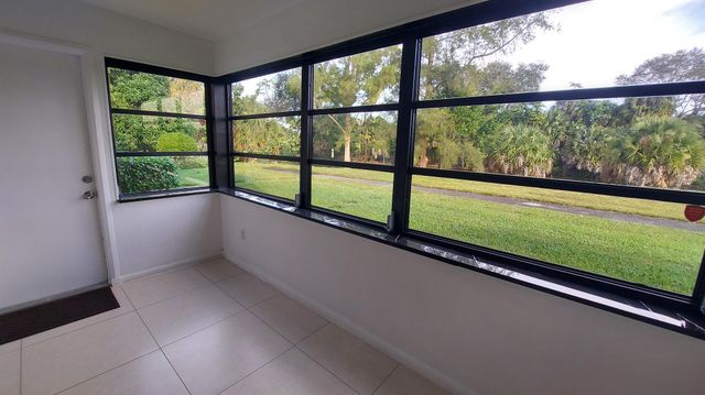 1203 Lakeview Drive E 1203, Royal Palm Beach, FL 33411