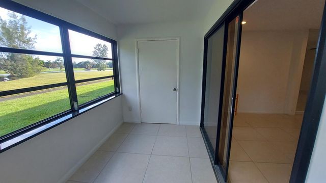 1203 Lakeview Drive E 1203, Royal Palm Beach, FL 33411