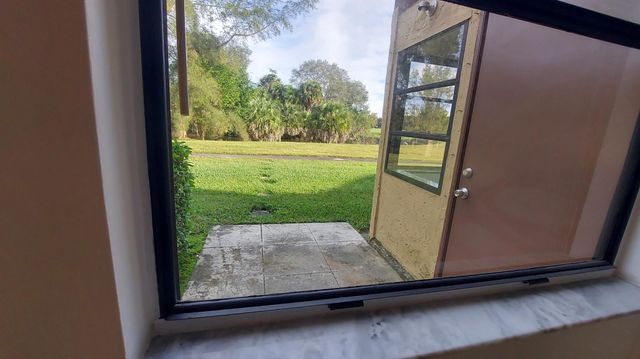 1203 Lakeview Drive E 1203, Royal Palm Beach, FL 33411