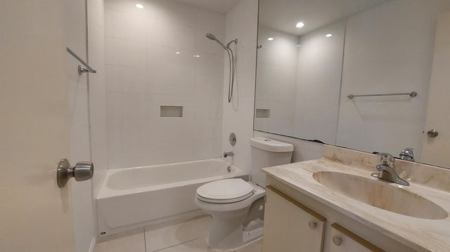 1203 Lakeview Drive E 1203, Royal Palm Beach, FL 33411