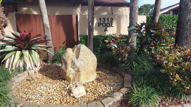 1203 Lakeview Drive E 1203, Royal Palm Beach, FL 33411