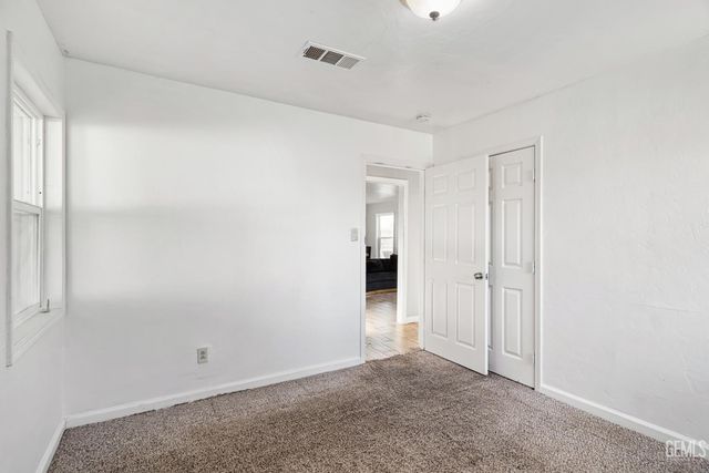1218 Crawford Street, Bakersfield, CA 93305
