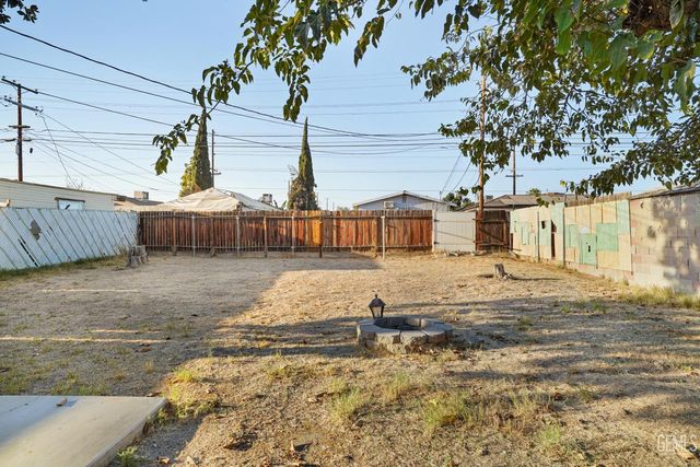 1218 Crawford Street, Bakersfield, CA 93305