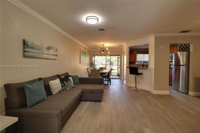 2149 W Discovery Cir W 1, Deerfield Beach, FL 33442