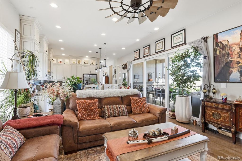 Image 10 of property listing at 1183 Brocade Drive, Highlands Ranch, CO 80126