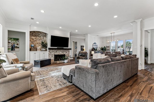 18103 Forest Hills Dr, Prairieville, LA 70769