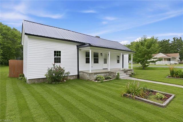 1202 Ridge Avenue, Eden, NC 27288