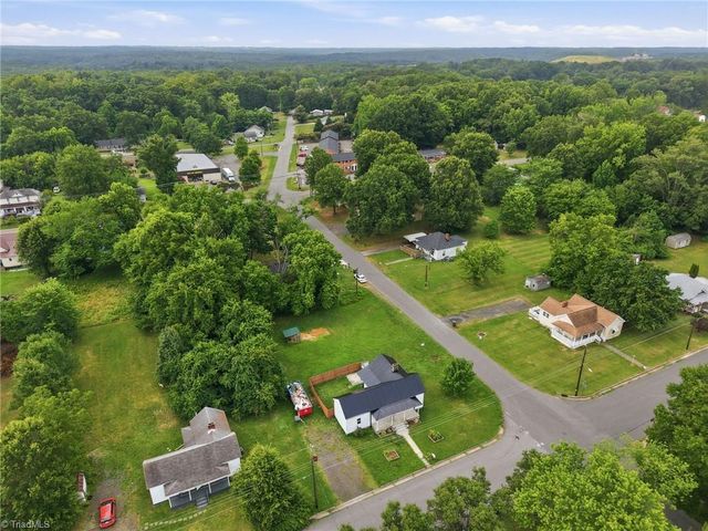 1202 Ridge Avenue, Eden, NC 27288