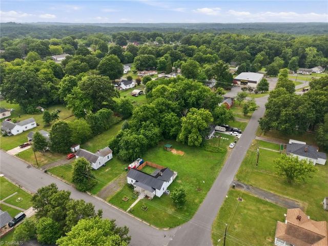 1202 Ridge Avenue, Eden, NC 27288