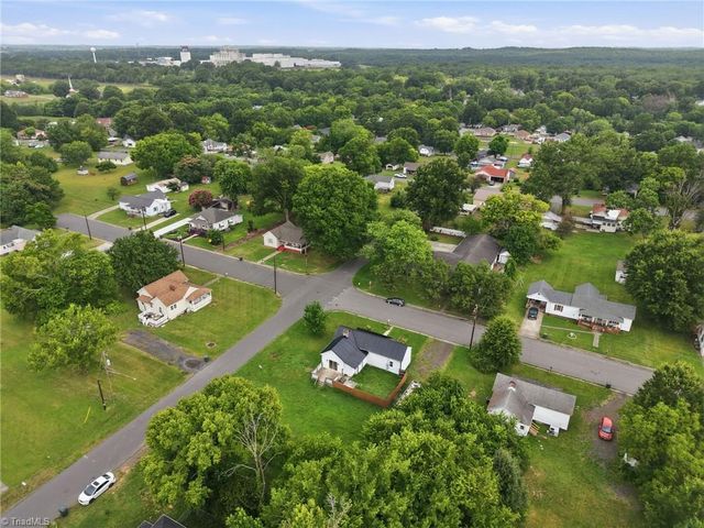 1202 Ridge Avenue, Eden, NC 27288