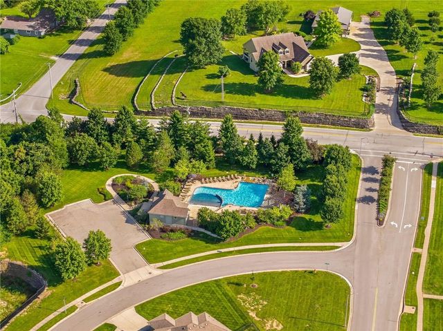 24004 W 68th Street, Shawnee, KS 66226