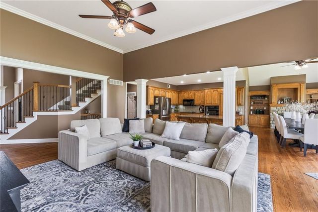 24004 W 68th Street, Shawnee, KS 66226