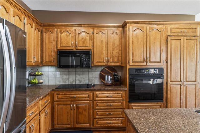 24004 W 68th Street, Shawnee, KS 66226