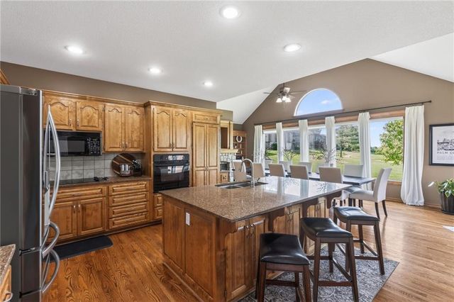 24004 W 68th Street, Shawnee, KS 66226