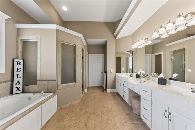 24004 W 68th Street, Shawnee, KS 66226