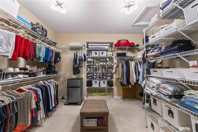 24004 W 68th Street, Shawnee, KS 66226