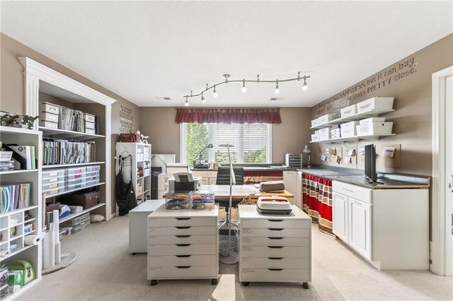 24004 W 68th Street, Shawnee, KS 66226