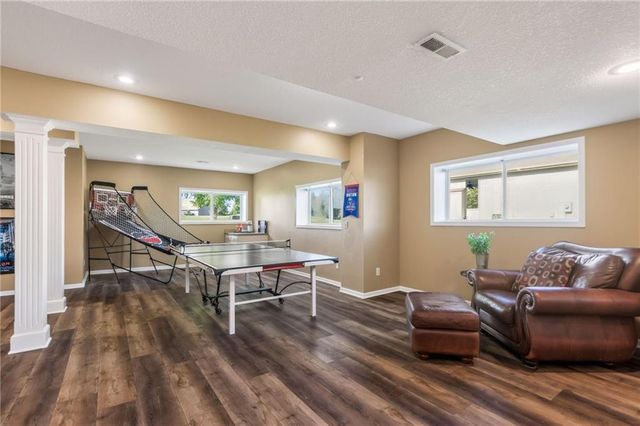24004 W 68th Street, Shawnee, KS 66226