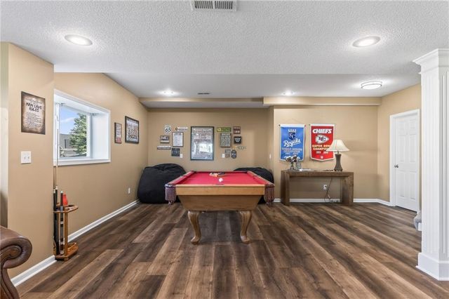 24004 W 68th Street, Shawnee, KS 66226
