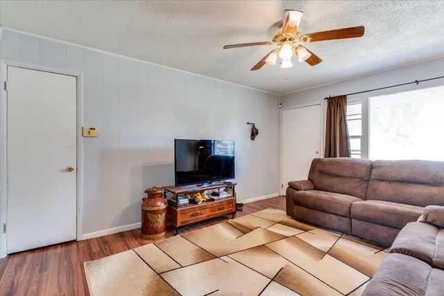3051 S Elizabeth Ave, Wichita, KS 67217