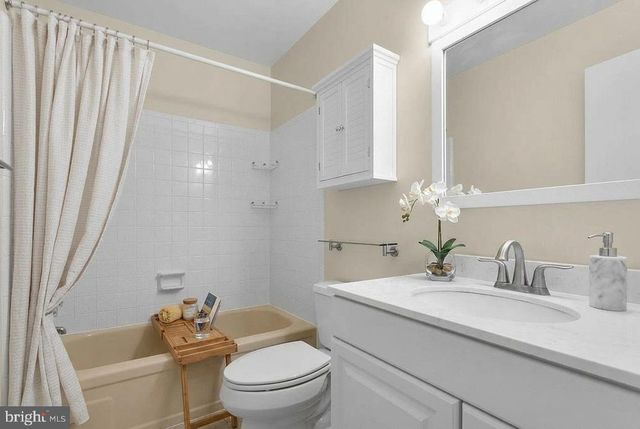 18001 MILL CREEK DR, Rockville, MD 20855