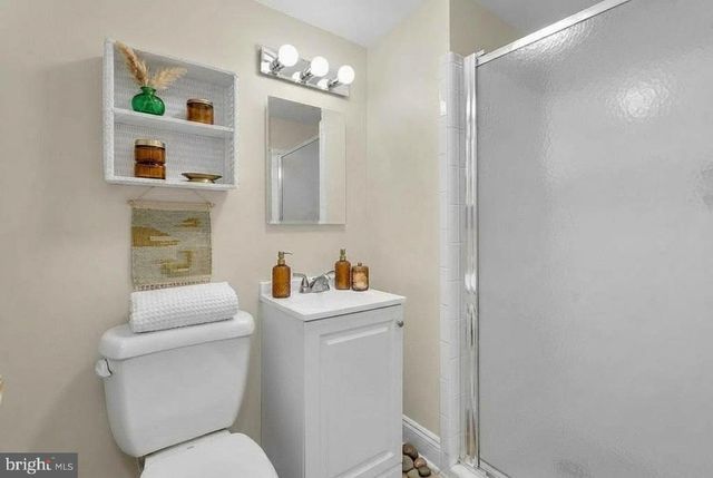 18001 MILL CREEK DR, Rockville, MD 20855