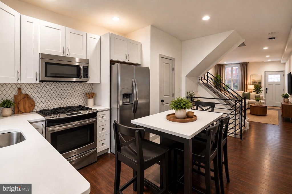 1770 WATERLOO ST, Philadelphia, PA 19122 — photo 4