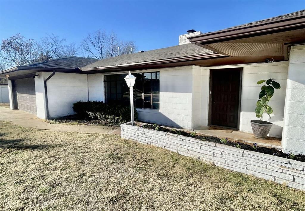 4335 NE 42nd Street, Forest Park, OK 73121