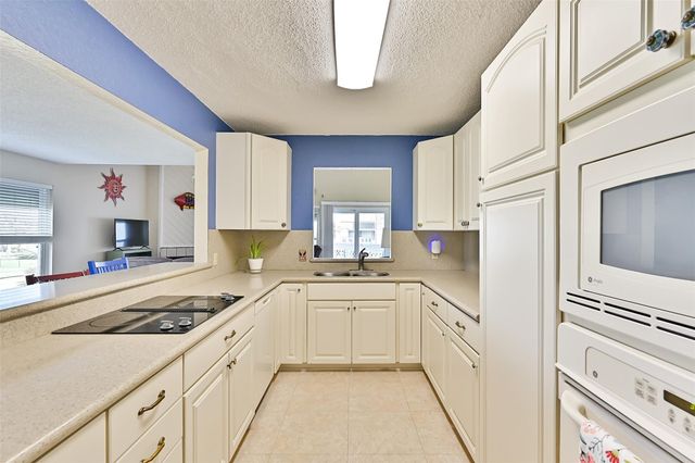 8111 Broadway Street 5, Galveston, TX 77554