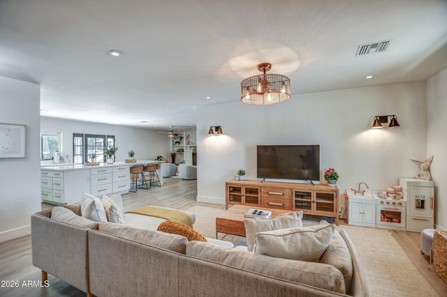 4011 E HANCOCK Drive, Phoenix, AZ 85028