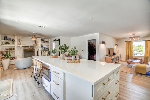 4011 E HANCOCK Drive, Phoenix, AZ 85028