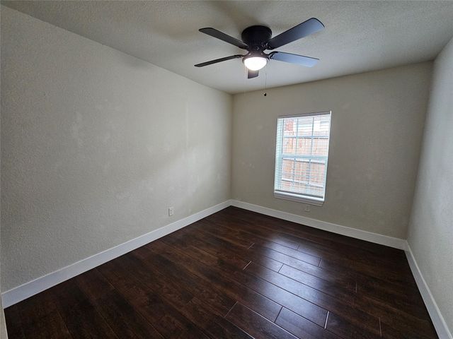 211 N Hampton Road, Dallas, TX 75208