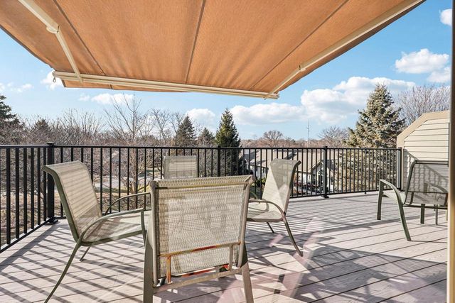 445 Sunset TRAIL, Hartland, WI 53029