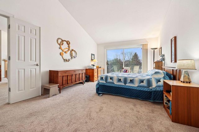 445 Sunset TRAIL, Hartland, WI 53029