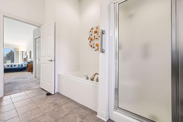 445 Sunset TRAIL, Hartland, WI 53029