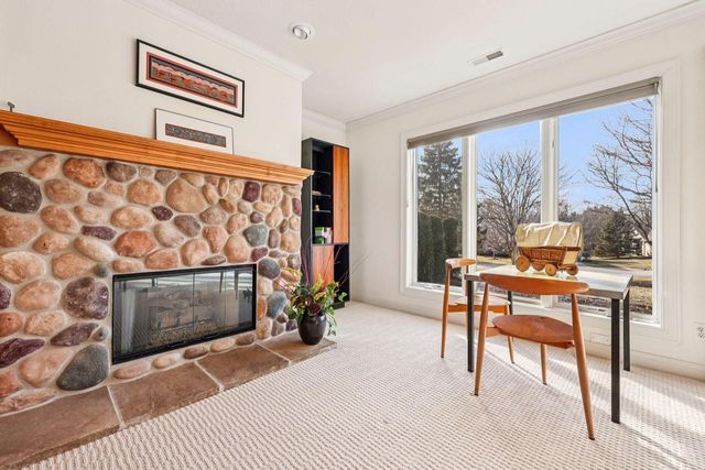 445 Sunset TRAIL, Hartland, WI 53029