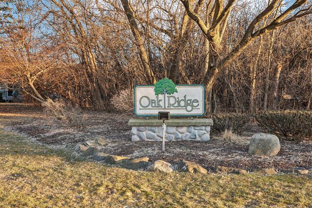 445 Sunset TRAIL, Hartland, WI 53029