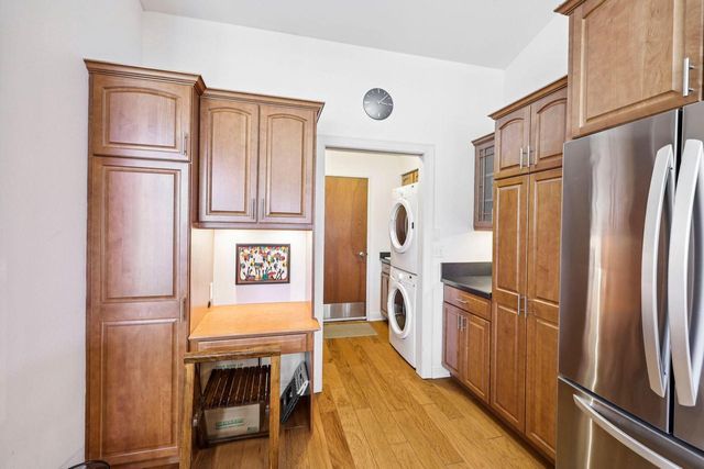 445 Sunset TRAIL, Hartland, WI 53029