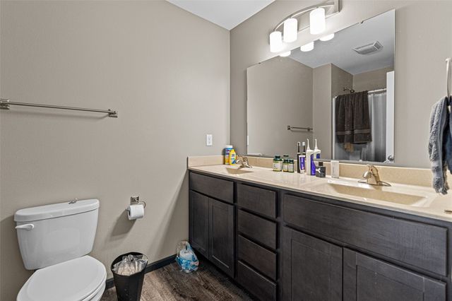 372 Tanglewood Drive, Solon, IA 52333