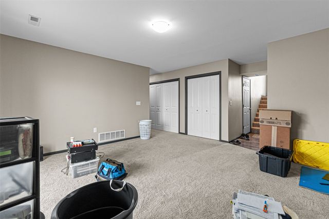 372 Tanglewood Drive, Solon, IA 52333