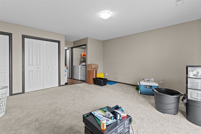 372 Tanglewood Drive, Solon, IA 52333