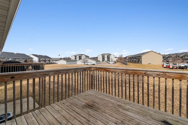 372 Tanglewood Drive, Solon, IA 52333