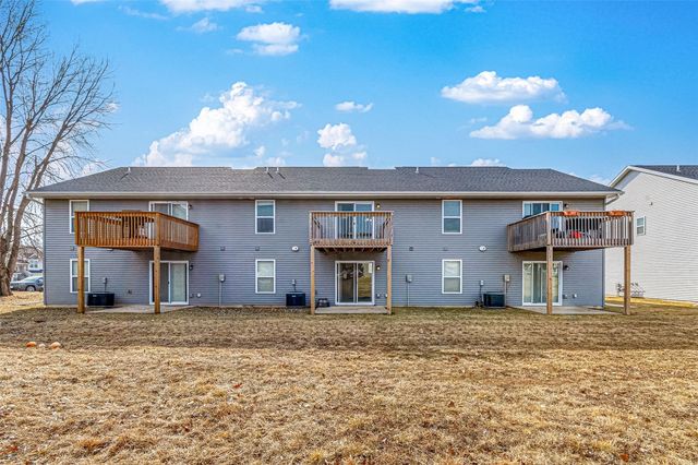 372 Tanglewood Drive, Solon, IA 52333