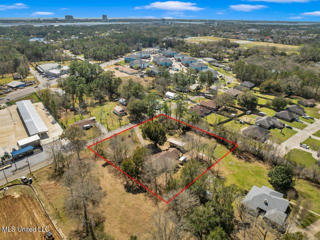 15900 Van Eaton Circle, Biloxi, MS 39532