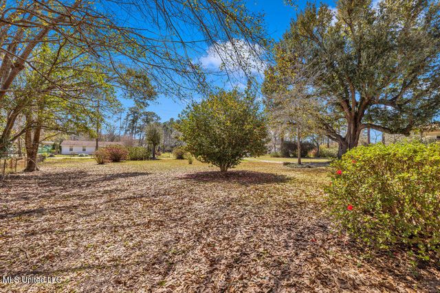 15900 Van Eaton Circle, Biloxi, MS 39532